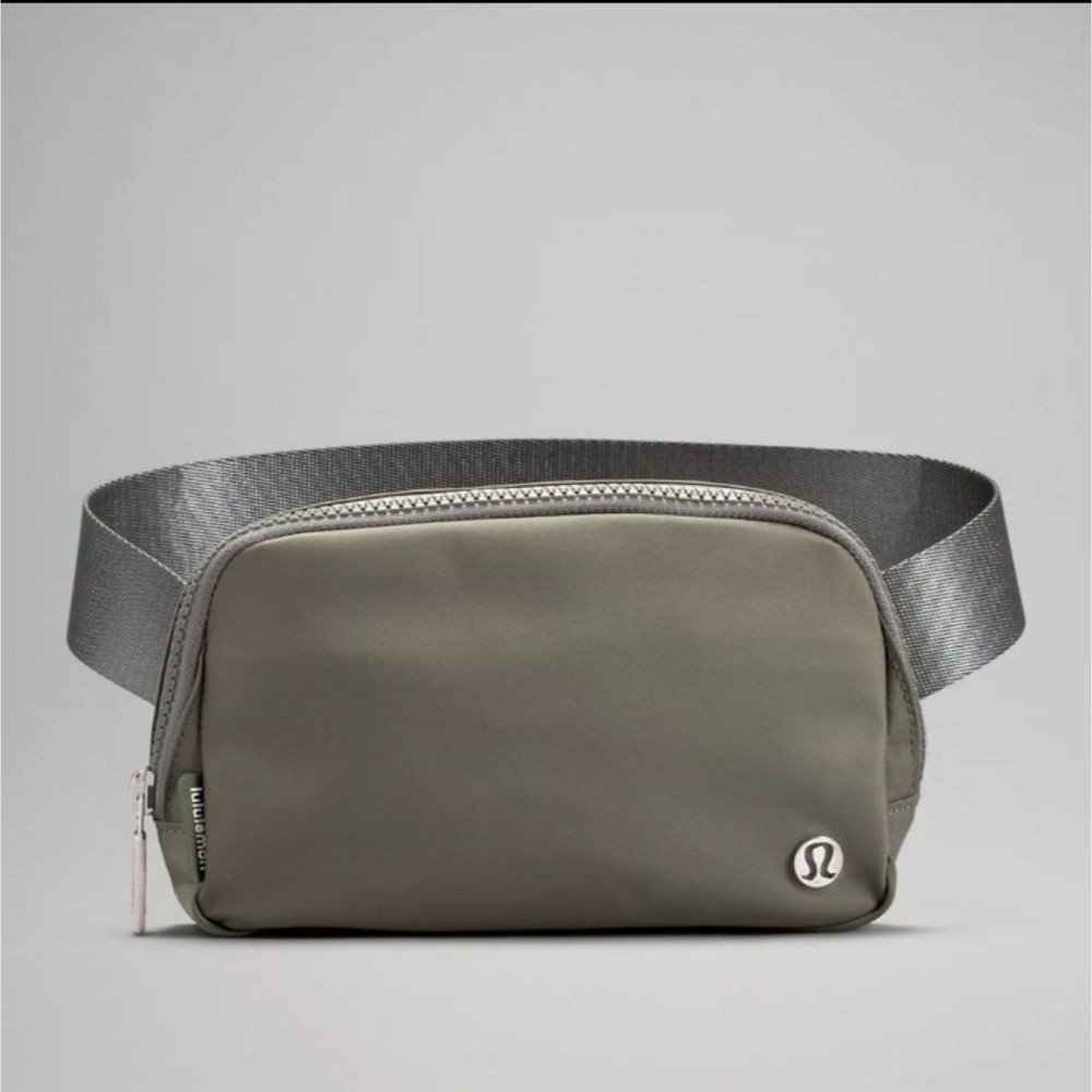 Nwt Lululemon Everywhere Belt Bag Grey Sage